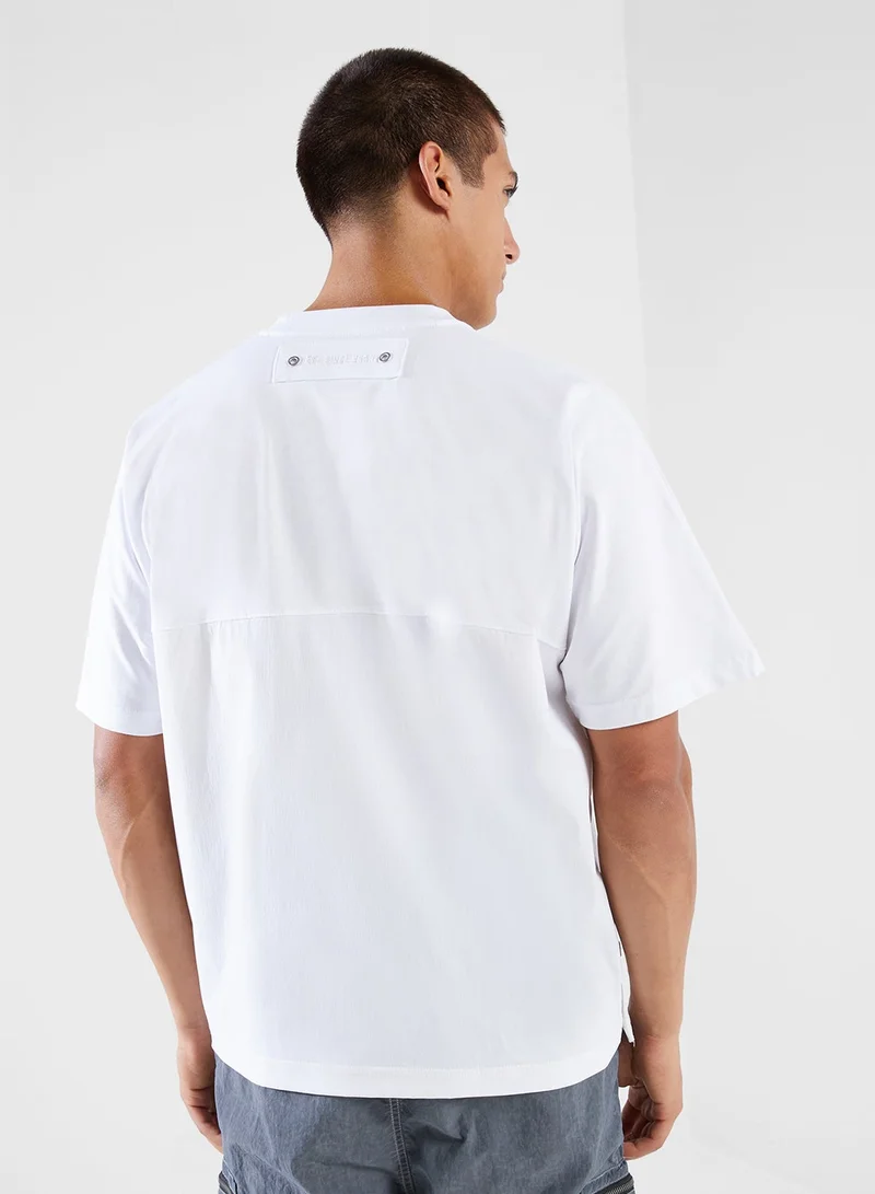 إيسو تيشيرت بباتش خلفي